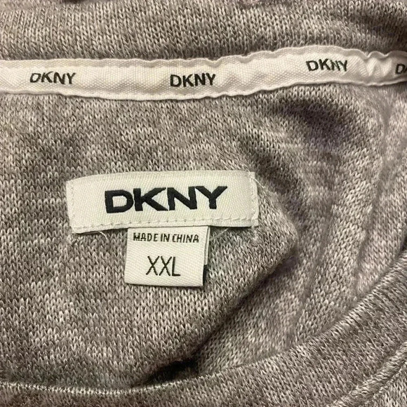 DKNY Rayon blend short sleeve colors on the sides are blue pink yellow & white - Picture 5 of 6